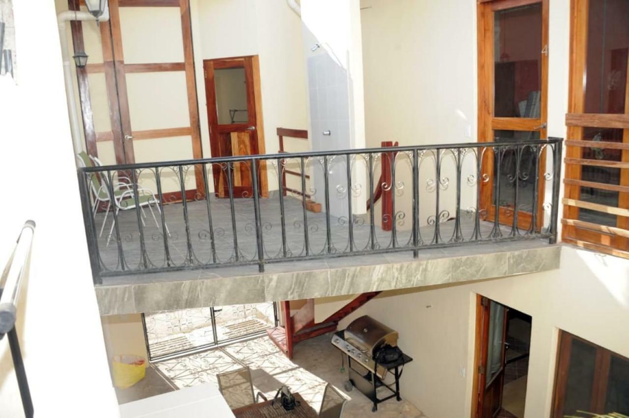 Apartamentos Casa Amarilla Granada Exterior photo